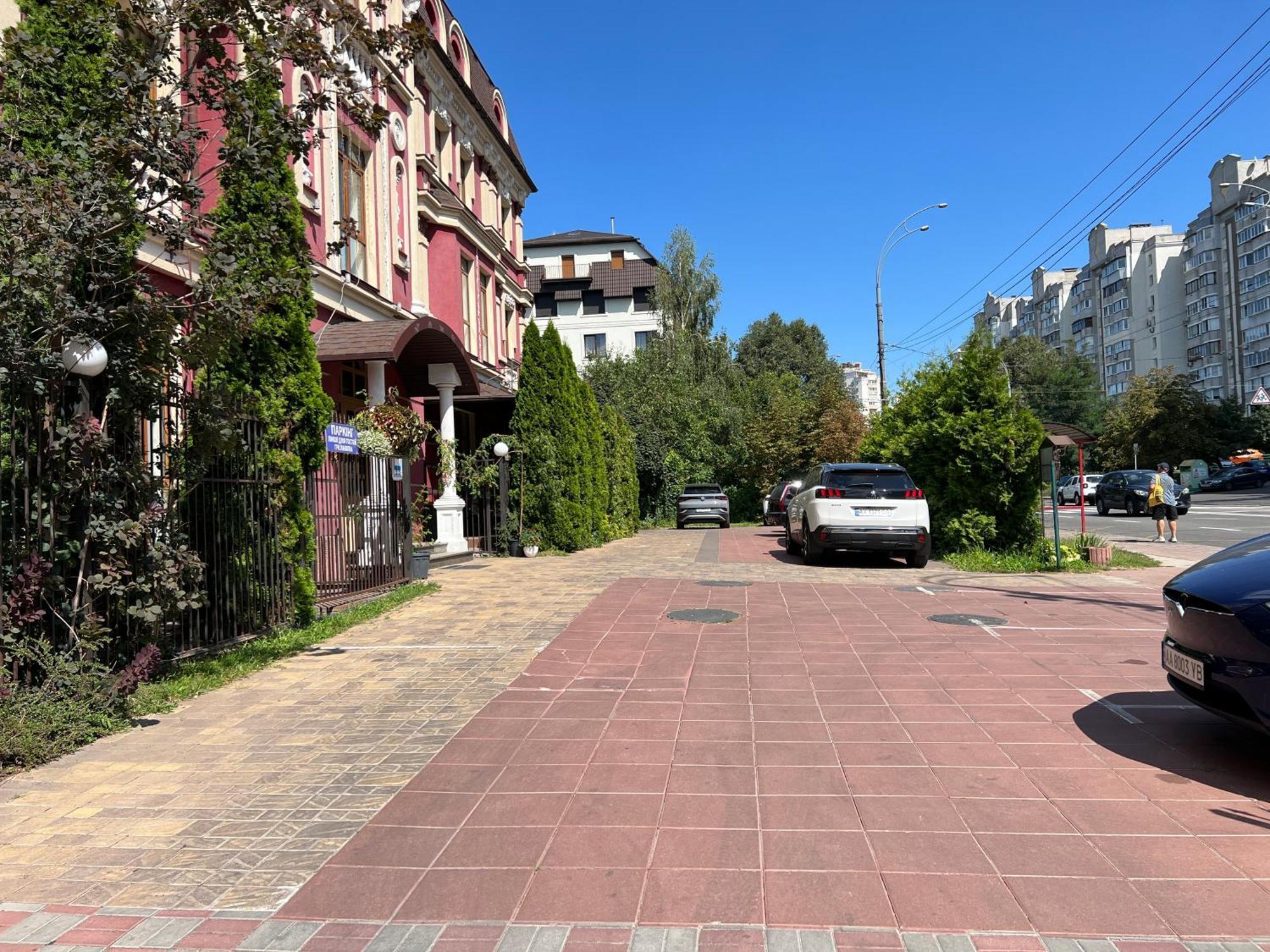 Hotel Lavilia Киев Екстериор снимка