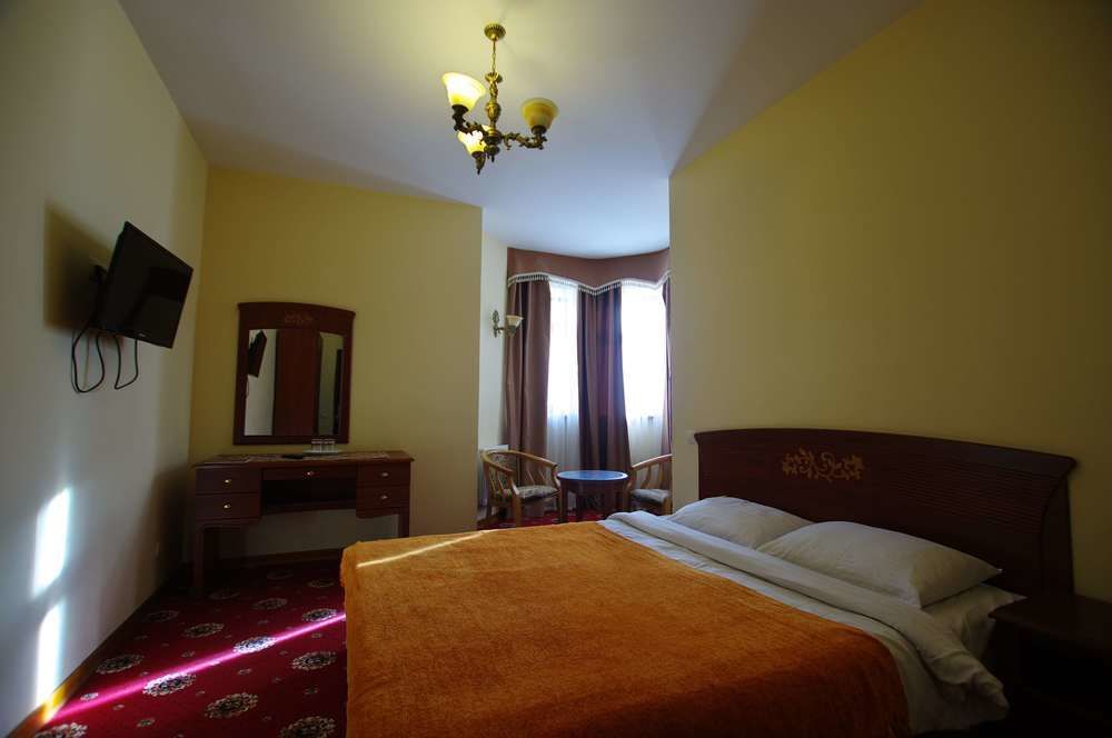 Hotel Lavilia Киев Екстериор снимка