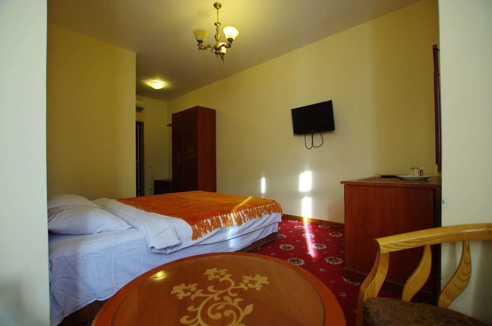 Hotel Lavilia Киев Екстериор снимка