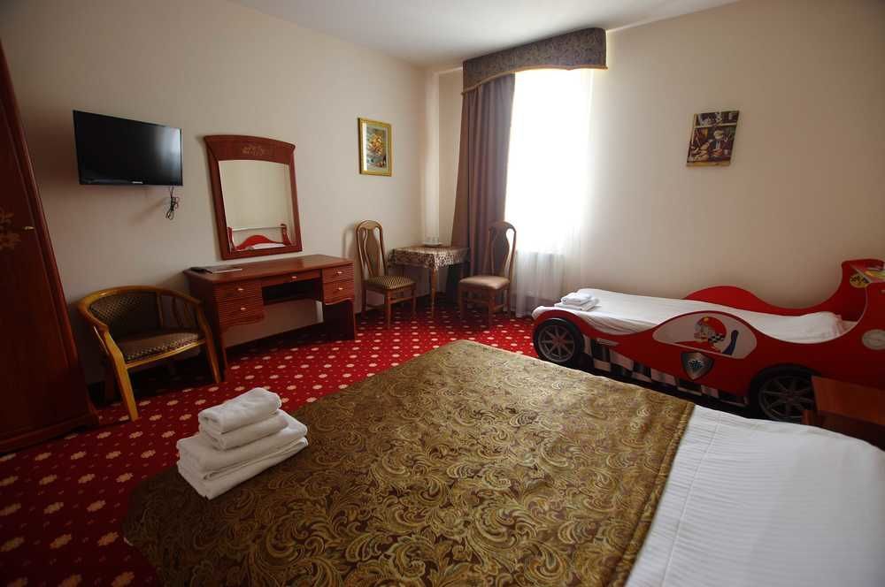 Hotel Lavilia Киев Екстериор снимка