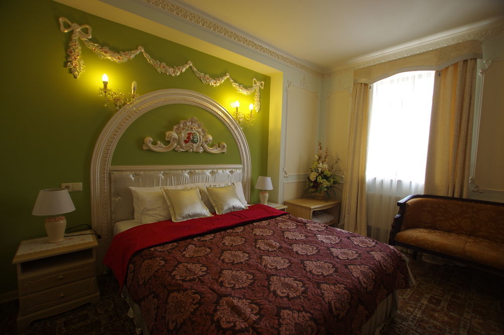Hotel Lavilia Киев Екстериор снимка